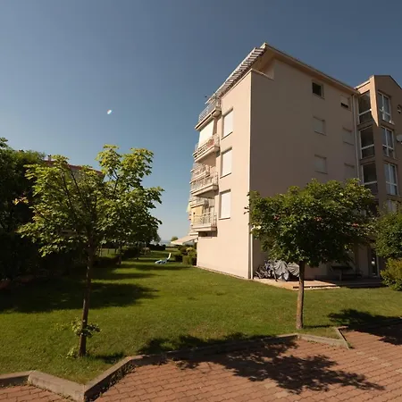 Lakeside Family Apartamento